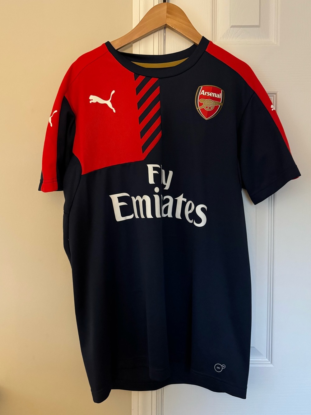arsenal FC 2016/2017 puma training jersey